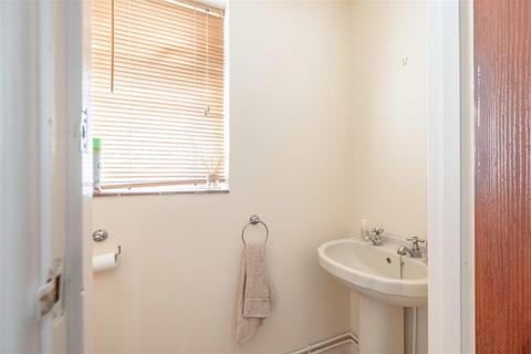 21 Carter Close, Windsor, SL4 3QX