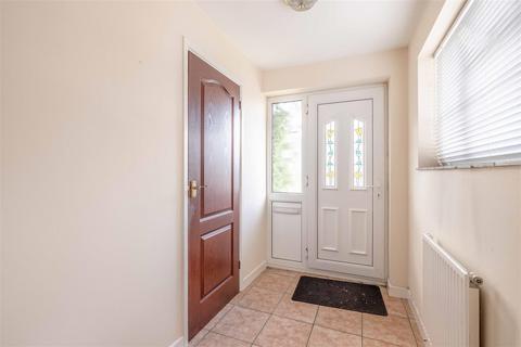 21 Carter Close, Windsor, SL4 3QX