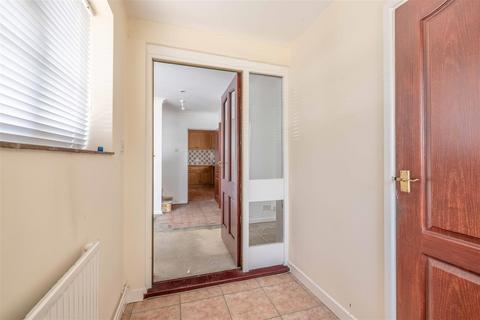 21 Carter Close, Windsor, SL4 3QX