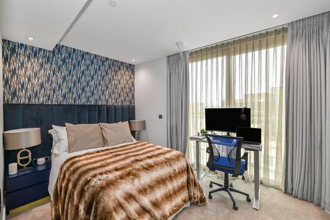 3 bedroom penthouse for sale, Sherrin House, Kensington, London, W14