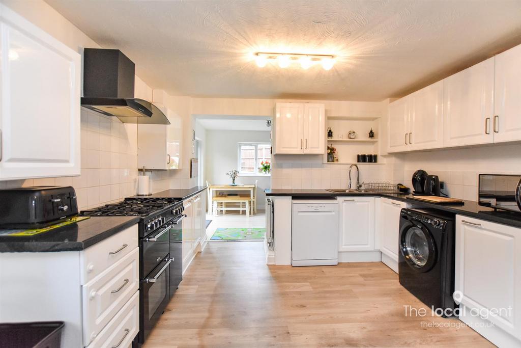 Parthia Close, Tadworth 2 bed semidetached house for sale £400,000