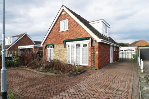 4 bedroom chalet for sale, St. Marys Close, Elloughton