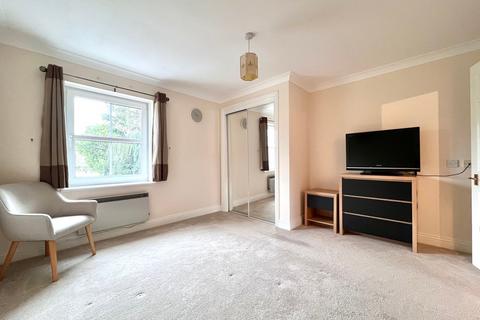 2 bedroom flat for sale, Church Street, Faringdon, SN7