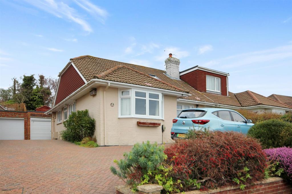 Bramble Rise, Brighton 4 bed semidetached bungalow £2,050 pcm (£473 pw)