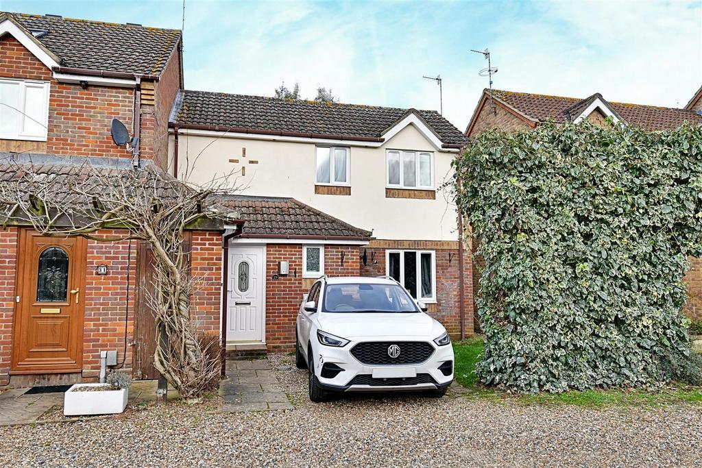 Heathgate, Hertford Heath SG13 2 bed end of terrace house £400,000