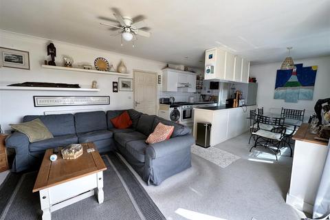 3 bedroom chalet for sale, Gurnard Pines, Cowes