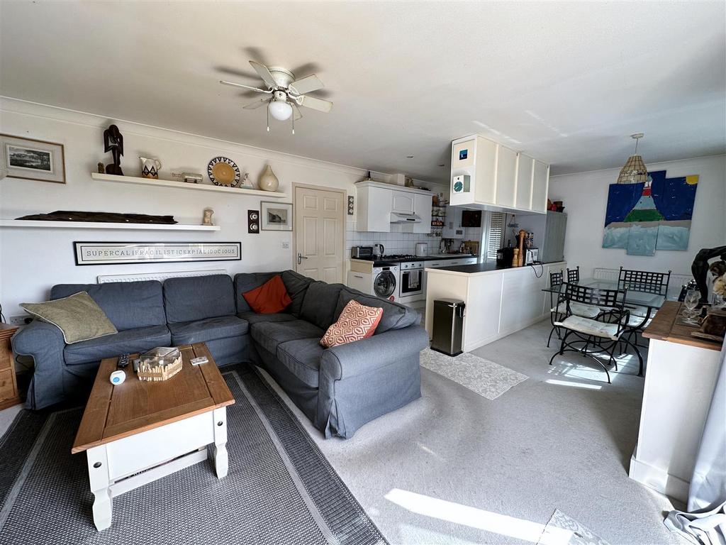 Living Area:
