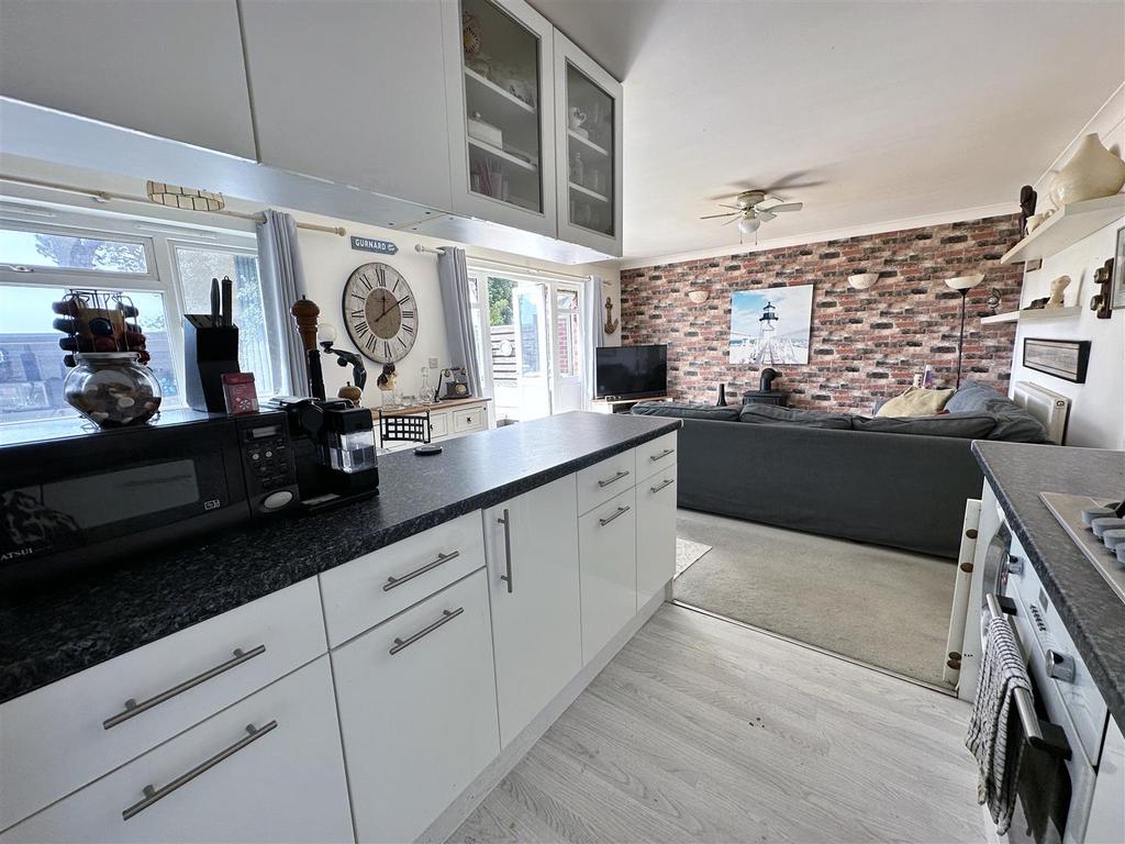 Living Area: