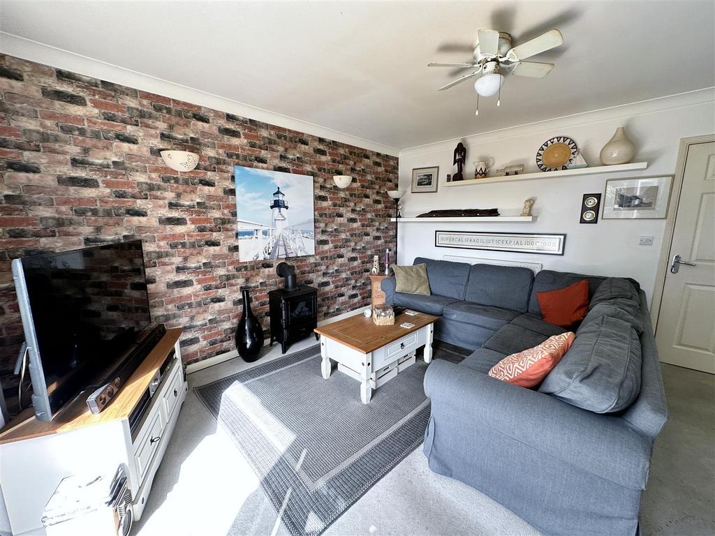 Living Area: