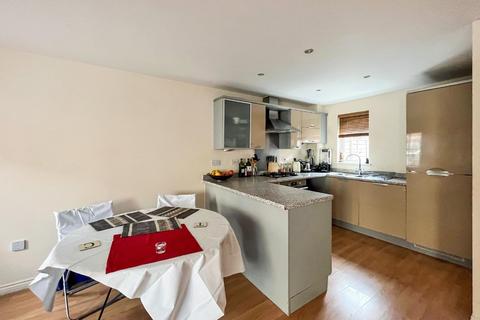 2 bedroom flat for sale - Lancaster Way, Repton Park TN23
