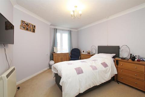 1 bedroom retirement property for sale, Byron Court, Stockbridge Road, Chichester