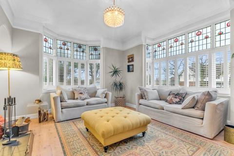 120 Walsall Road, Lichfield, WS13 8AF