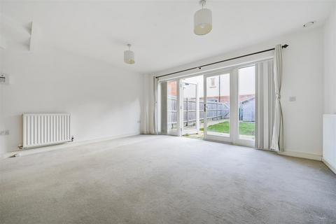 3 bedroom end of terrace house for sale, Guardhouse Way, Mill Hill