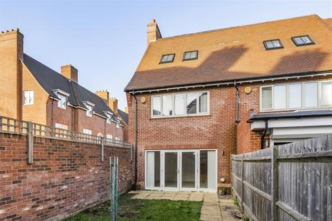 3 bedroom end of terrace house for sale, Guardhouse Way, Mill Hill