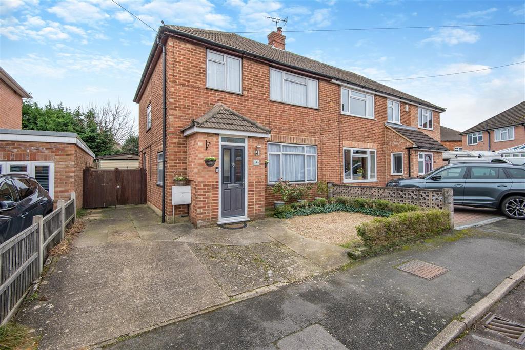 North Crescent, Coxheath, Maidstone 3 bed semidetached house for sale