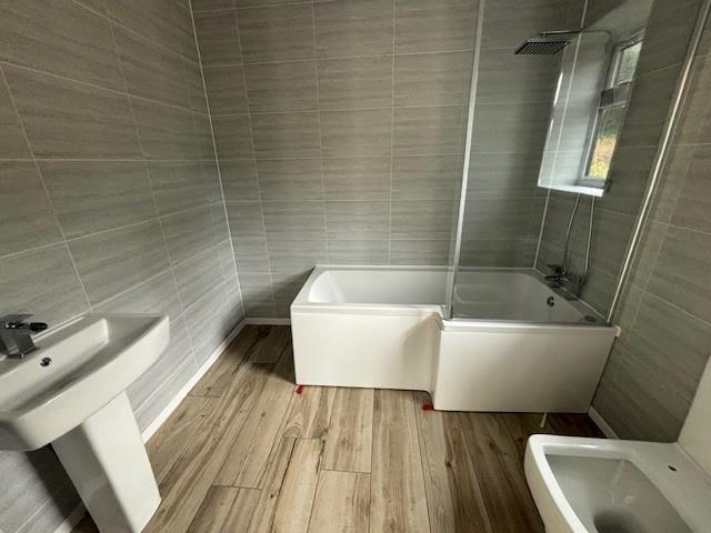 En suite bathroom