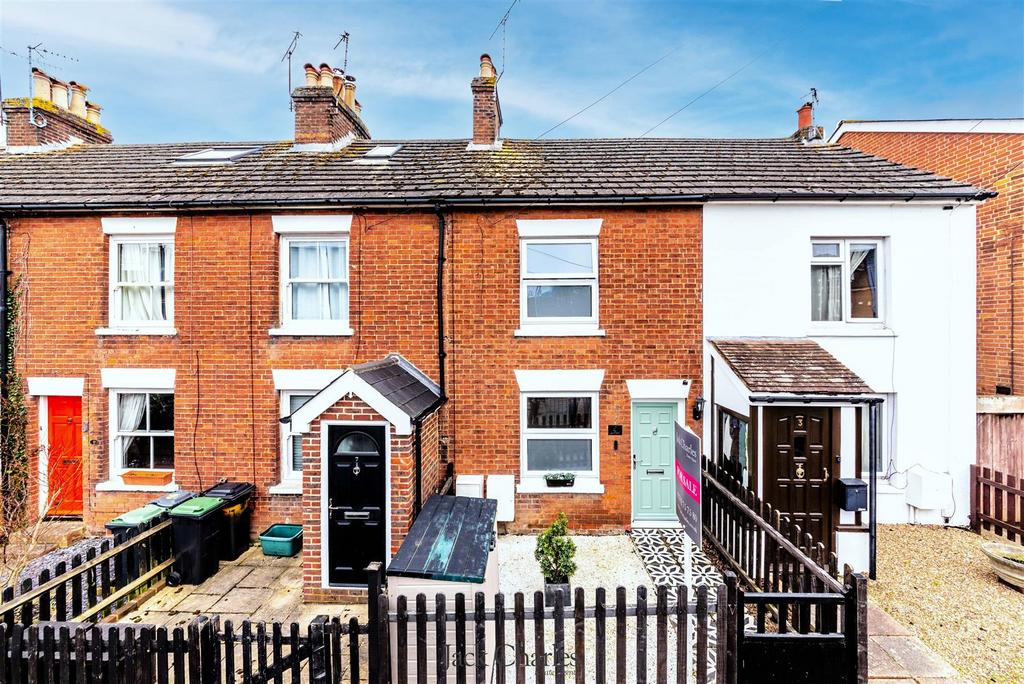 Lavender Hill, Tonbridge 2 bed terraced house for sale £375,000
