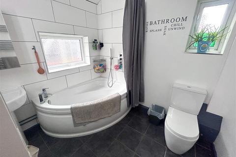 35 Bower Lane, Quarry Bank, Brierley Hill, DY5 2DP