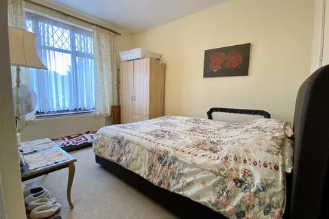 5 bedroom end of terrace house for sale - Burnham Road, London