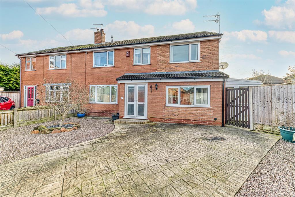 Brook Drive, Great Sankey, Warrington 5 bed semidetached house for