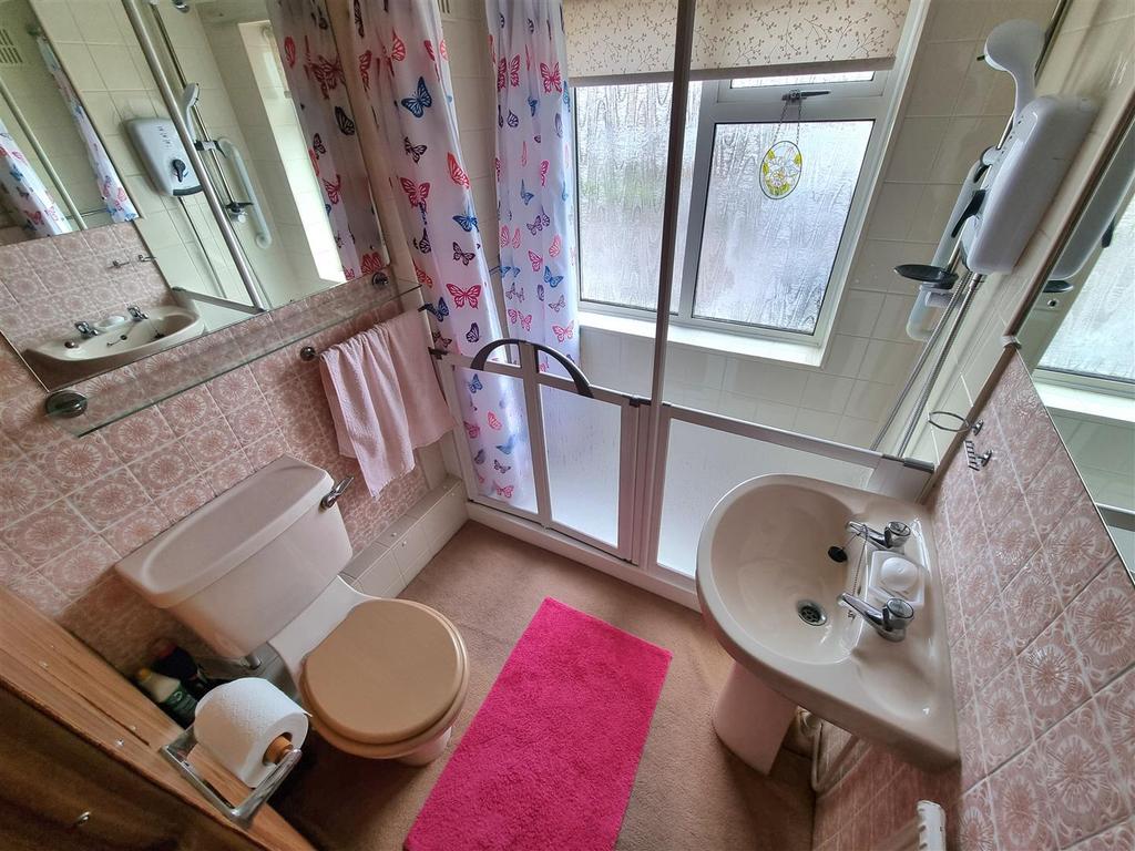 Family Shower Room