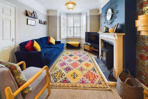 12 Armscroft Road, Gloucester, GL2 0SQ