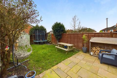 12 Armscroft Road, Gloucester, GL2 0SQ