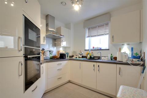 1 bedroom flat for sale, Heene Road, Worthing