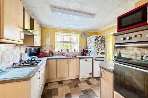4 bedroom detached house for sale, Field End, Witchford CB6
