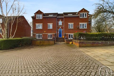 2 bedroom flat for sale, Highthorne Court, Shadwell, Leeds