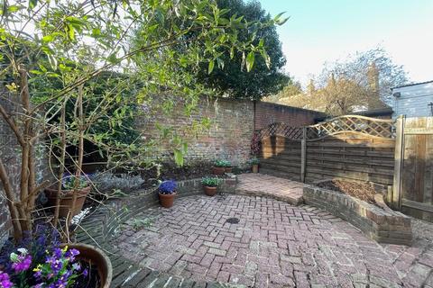 2 Chart Lane, Brasted, Westerham, TN16 1LN