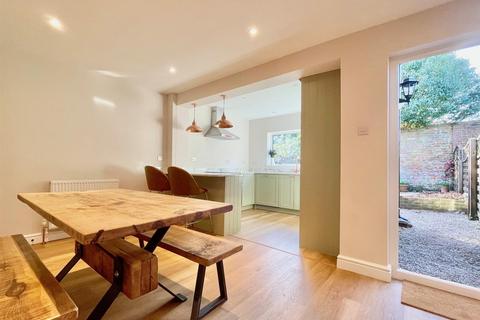 2 Chart Lane, Brasted, Westerham, TN16 1LN