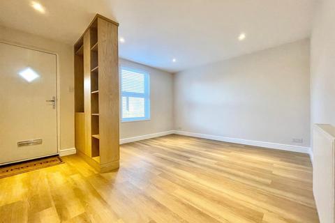 2 Chart Lane, Brasted, Westerham, TN16 1LN