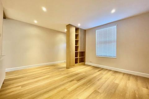 2 Chart Lane, Brasted, Westerham, TN16 1LN