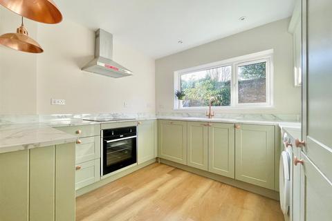 2 Chart Lane, Brasted, Westerham, TN16 1LN