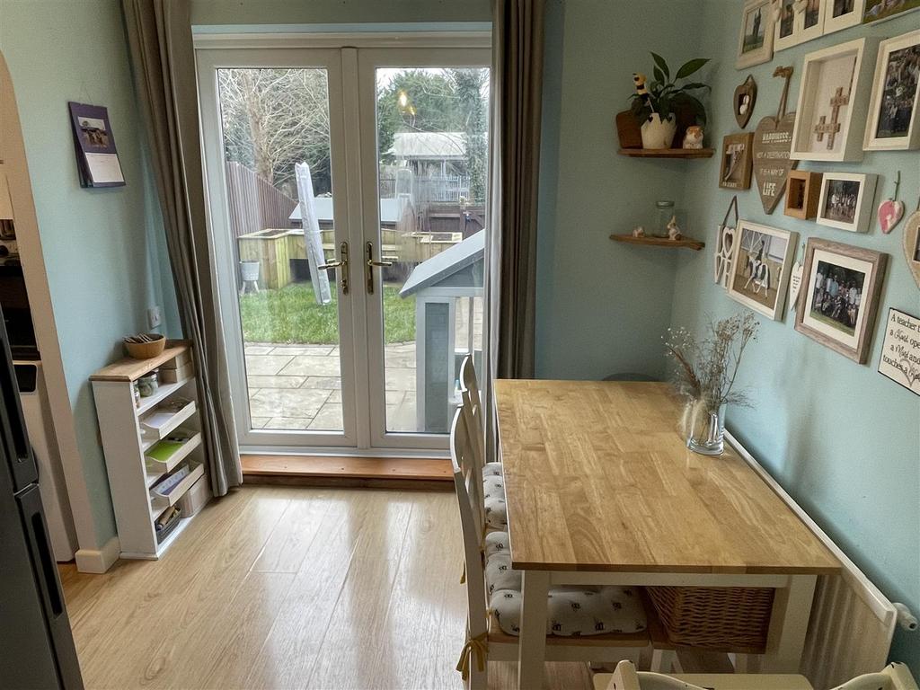 Dining Area.JPG