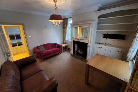 2 bedroom flat to rent, Market Square, Stony Stratford, Milton Keynes