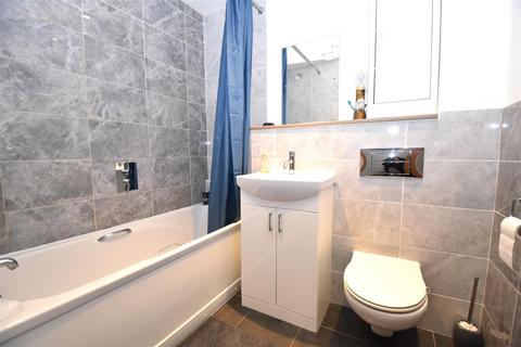 Flat 4, Aspen Green, 543 Ashingdon Road, Rochford, SS4 3HX