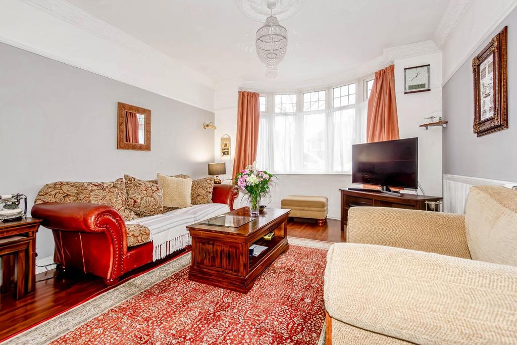 Newark Avenue, Peterborough PE1 5 bed semidetached house £350,000