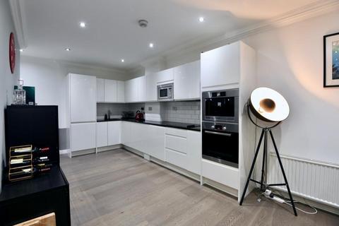 3 bedroom apartment for sale, Rosea House, Limehouse E1