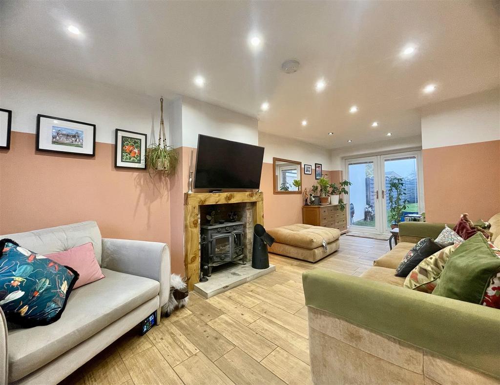 Denesway, Garforth, Leeds 3 bed semidetached house £240,000