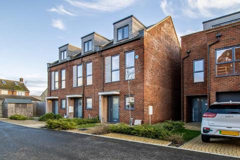 3 bedroom townhouse for sale, Coldhams Place, Cambridge