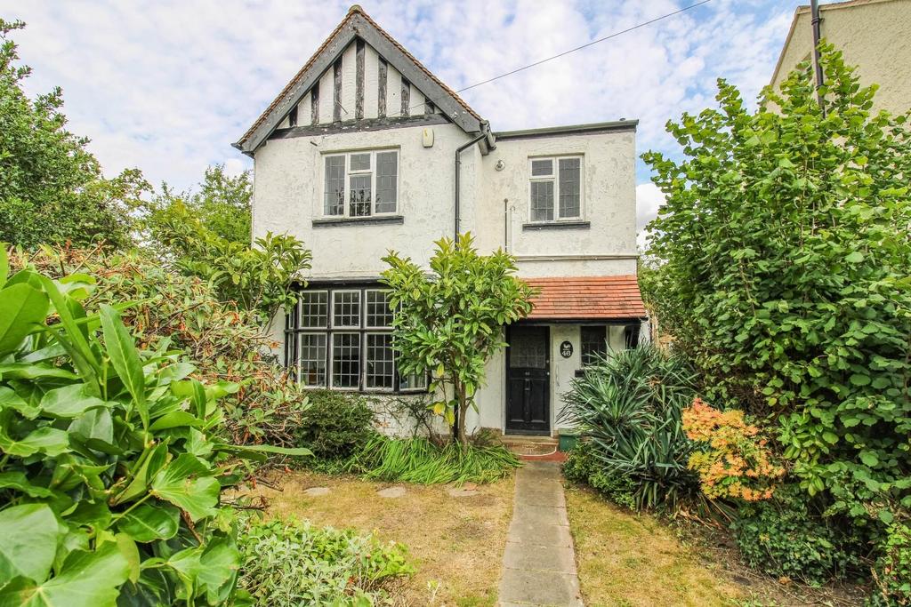 Highworth Avenue, Cambridge 3 bed detached house for sale £700,000