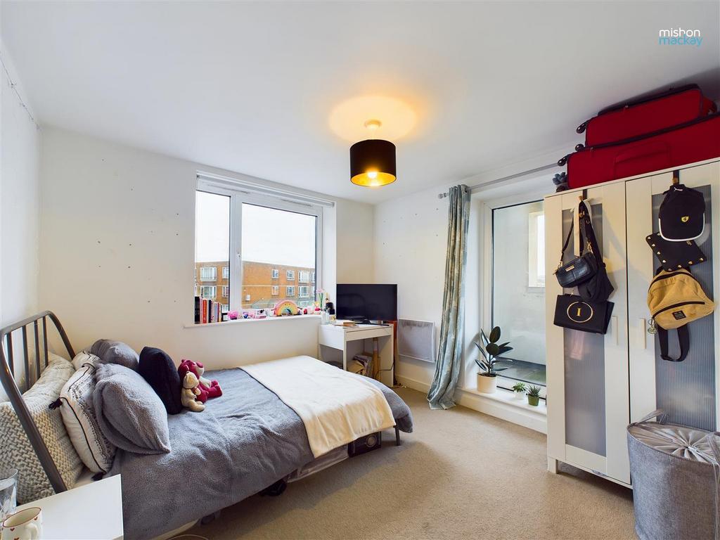 Kingscote Way, Brighton, BN1 4HA 3 bed flat to rent £2,145 pcm (£495 pw)