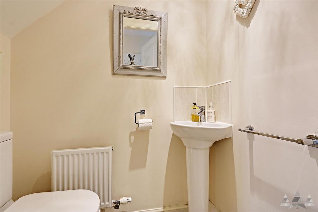 Downstairs WC/Cloakroom