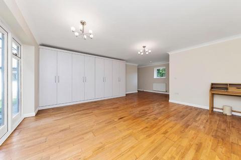 Vitry Gazeley Road, Trumpington, Cambridge, CB2 9HB