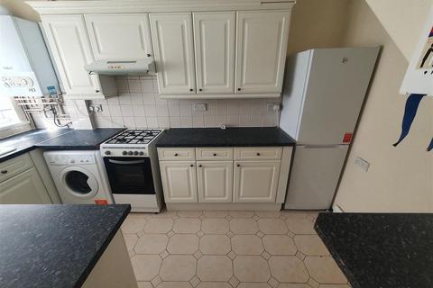 3 bedroom terraced house to rent, The Hawthorns, Pentywn, Cardiff