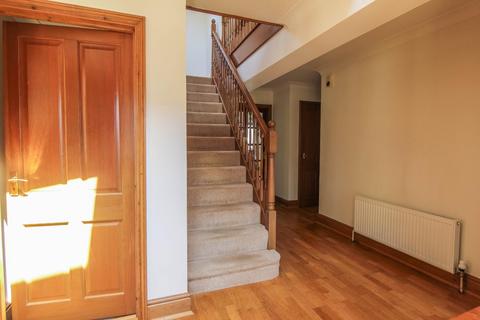 65 High Street, Harlton, Cambridge, CB23 1ES