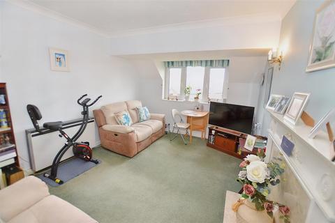 1 bedroom flat for sale, George Street, Sheringham