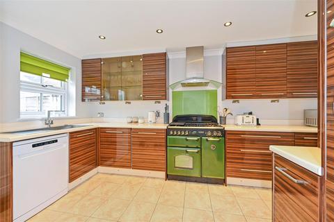 4 bedroom semi-detached house for sale, Waterford Gardens, Climping